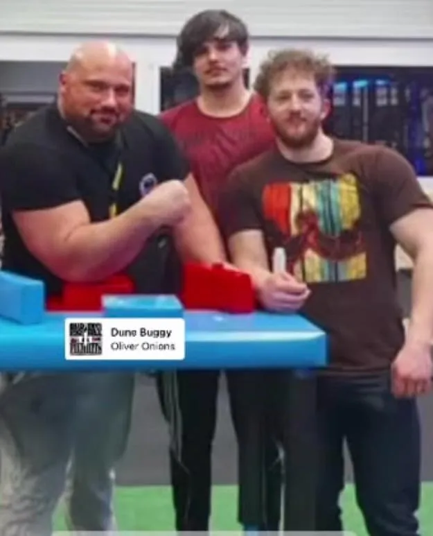 Armdrücken bei der Maismania