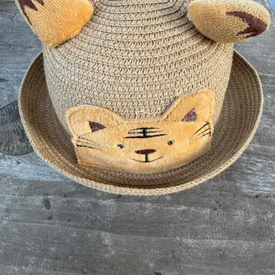 Kinderhut mit Katzengesicht